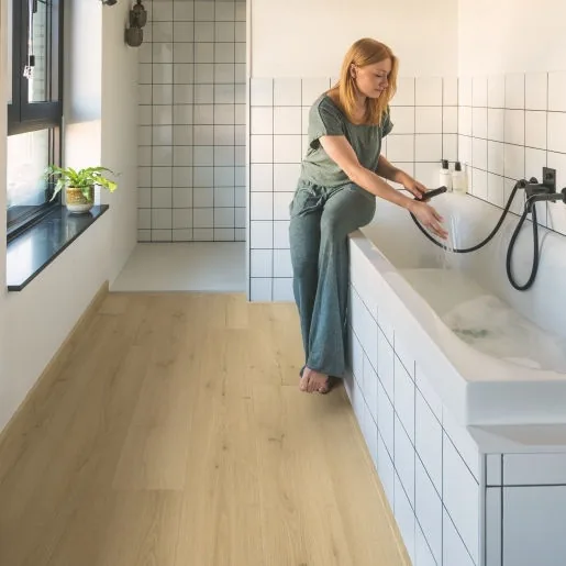 Кварцвиниловая плитка Quick-Step Дуб бежевый брашированный ALPHA VINYL Bloom AVMPU40319 — фото 4