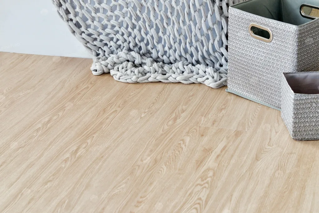 Кварцвиниловая плитка Alpine Floor Classic SPC 106-1 Ясень Макао ECO ECO 106-1