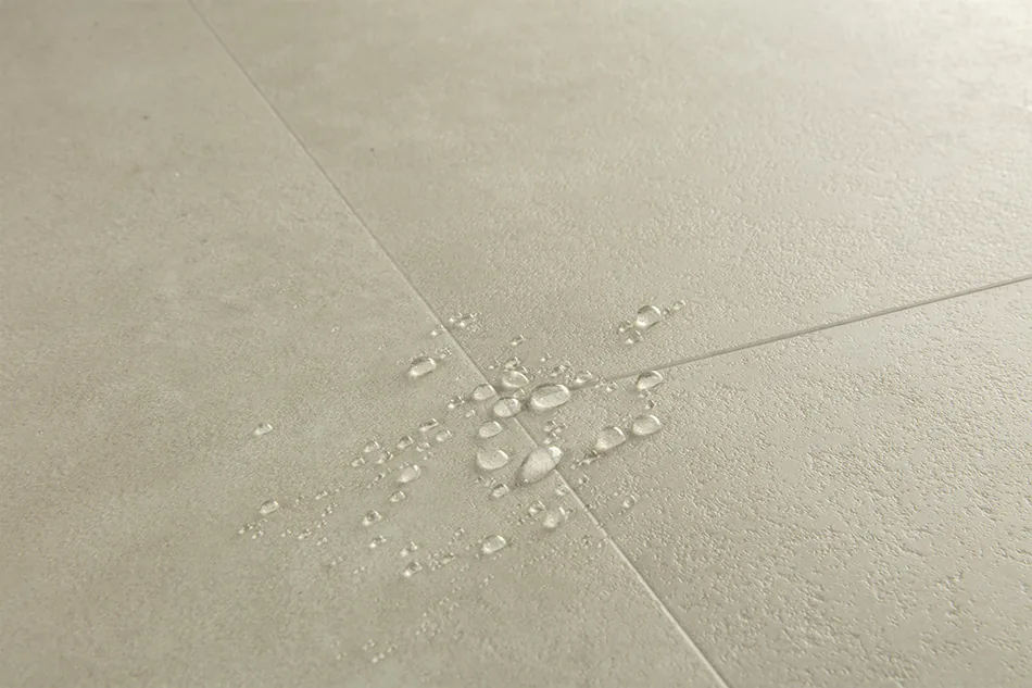 Клеевая кварцвиниловая плитка LVT Quick-Step Цемент теплый бежевый Blush SGTC20308