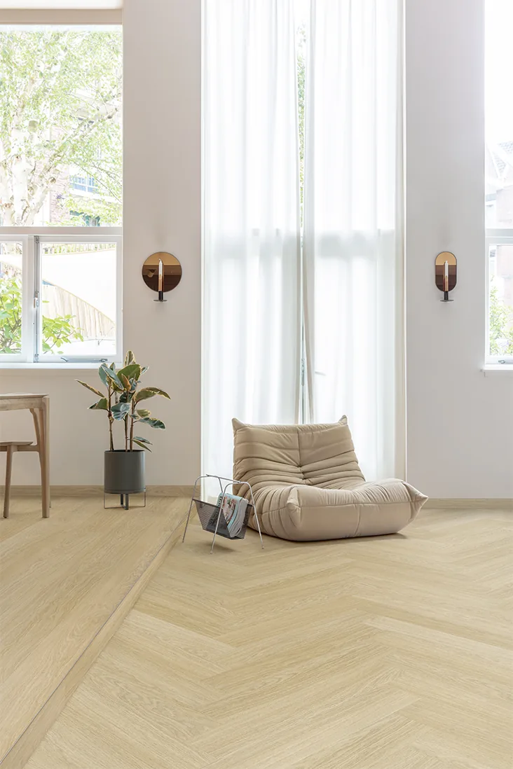 Клеевая кварцвиниловая плитка LVT Quick-Step Дуб безмятежный натуральный cредний Pristine SGHBC20332