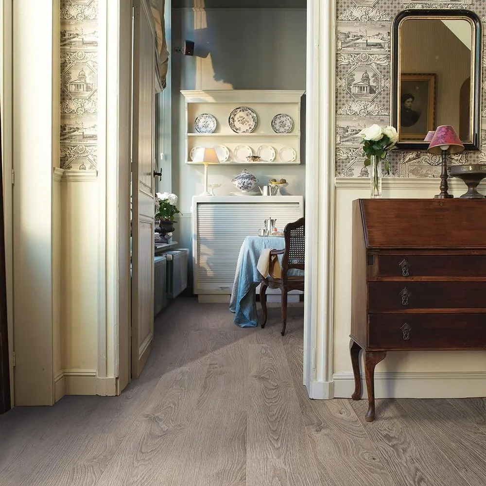 Ламинат Quick-Step Perspective Wood Доска дуба светло-серого старинного PW1406